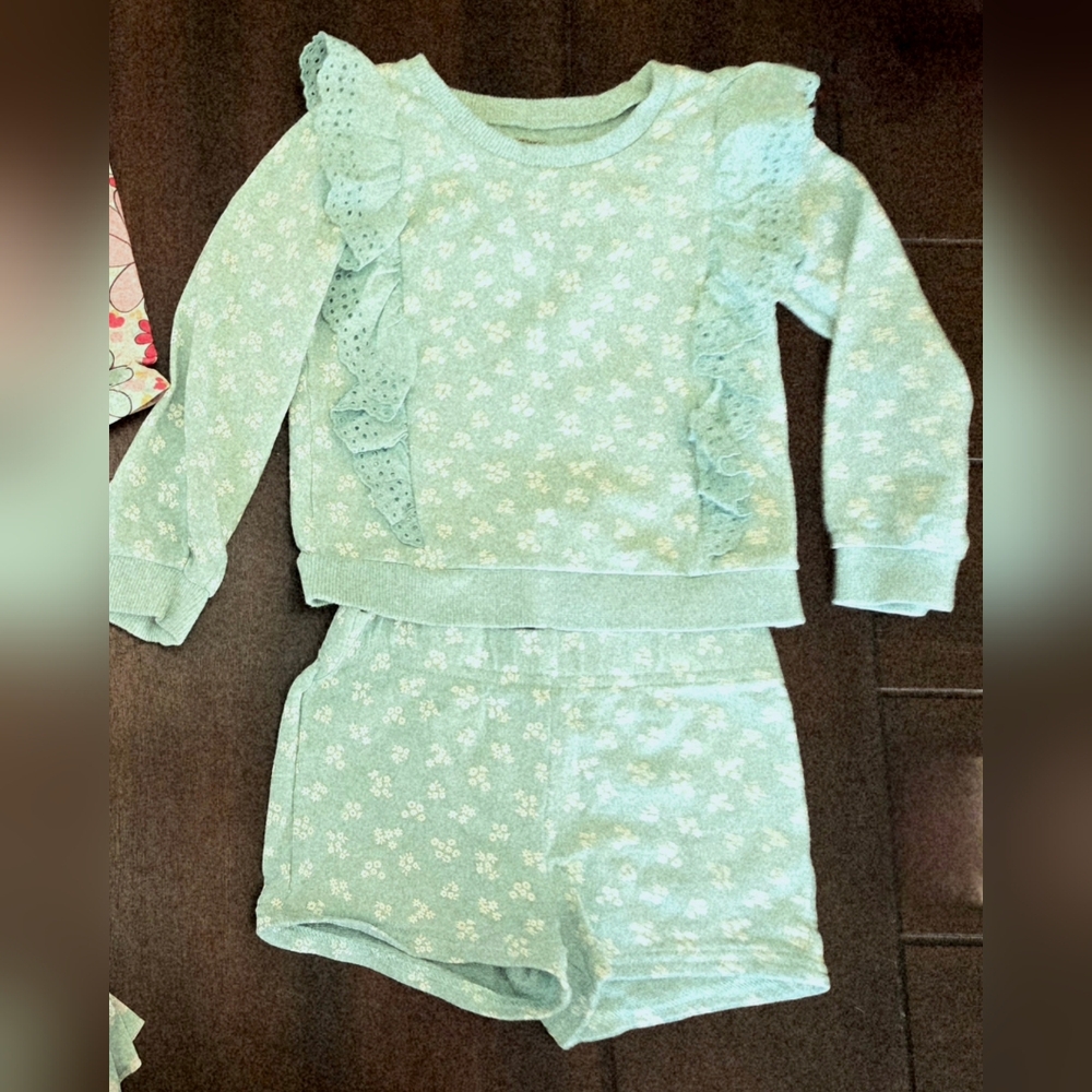 Kids Pajamas Set in Light Green
